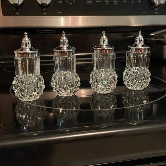 Indiana Glass Diamond Point clear crystal salt and pepper shakers - Picture 1 of 4